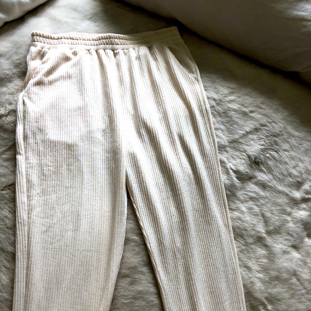 Cream, off-white sweats/joggers. Size Medium